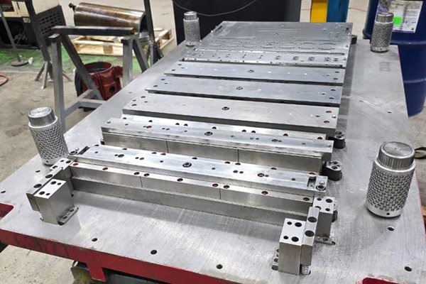 Fabricación de componentes CNC para líneas de producción alimenticia en Apodaca y Nuevo León